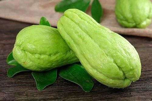 梦见吃生青皮瓜,揭秘吃生青皮瓜的神秘寓意  第1张