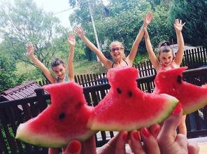 吃瓜 跳舞  第3张